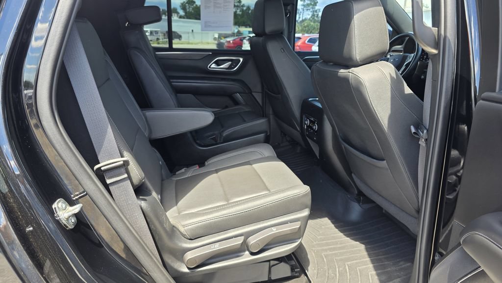 Used 2023 Chevrolet Tahoe Z71 w/ Luxury Package AWD/4WD image 7