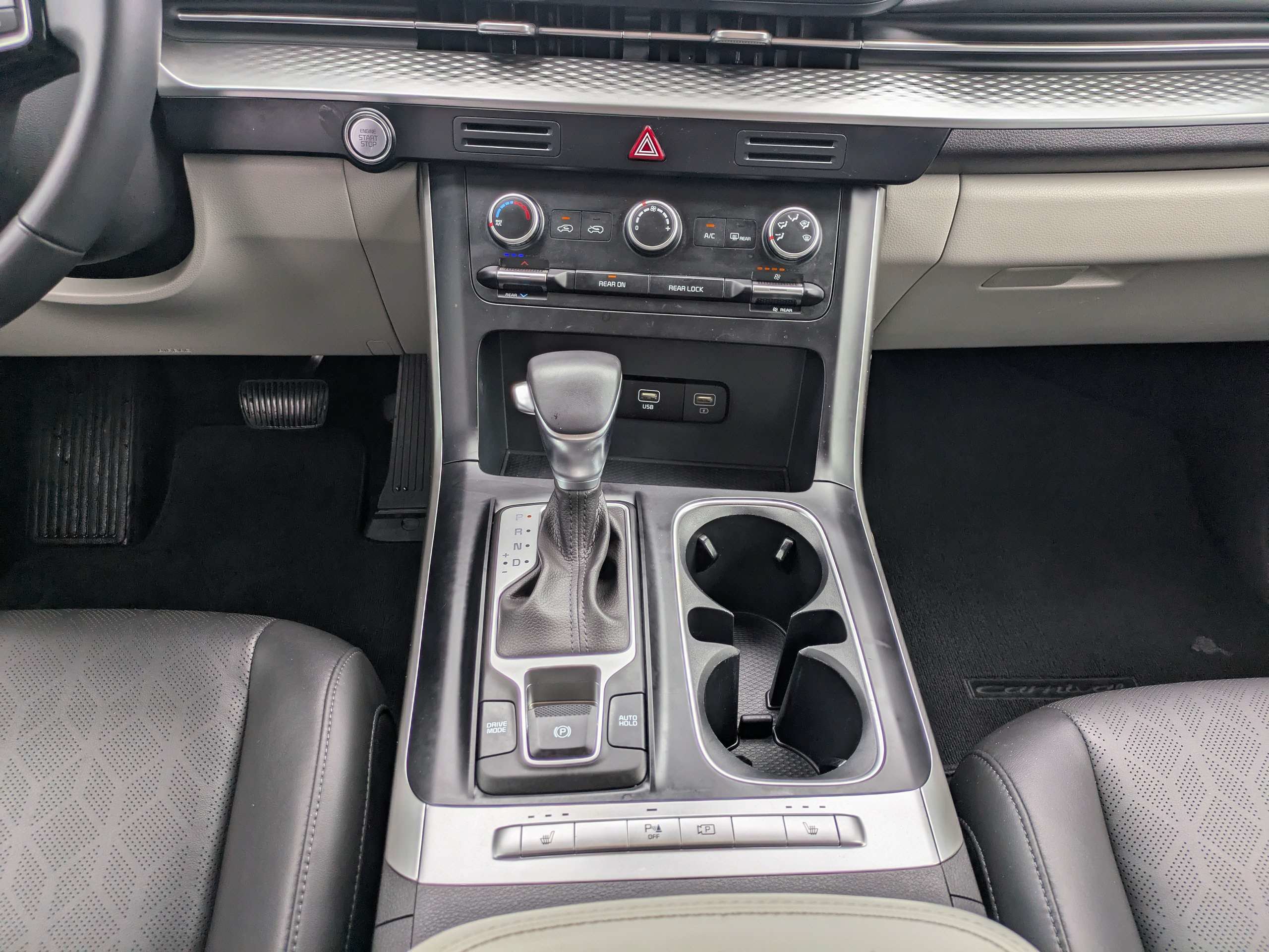 Certified 2024 Kia Carnival LX FWD image 19