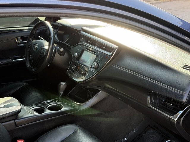 Used 2018 Toyota Avalon XLE w/ Carpet Mat Package FWD image 18