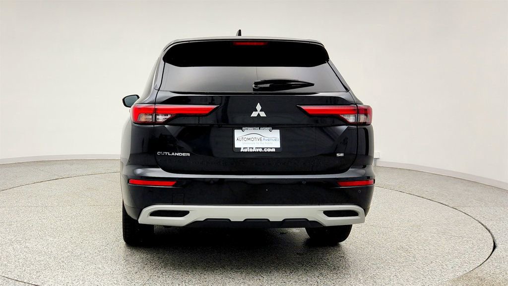 Used 2024 Mitsubishi Outlander SE FWD image 6