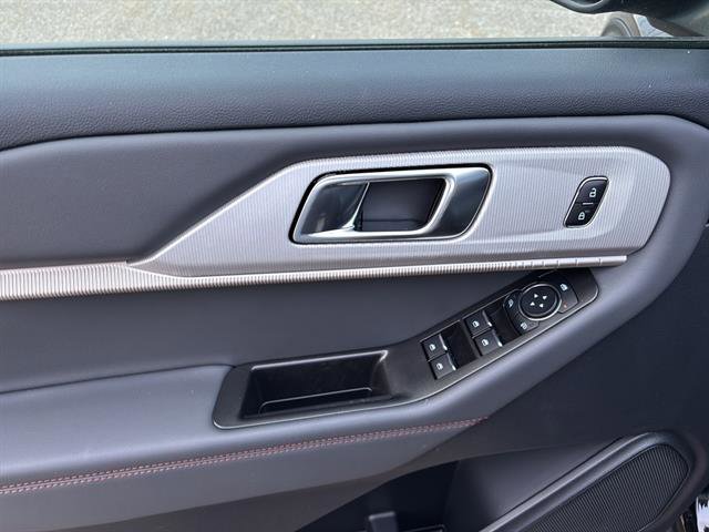 New 2025 Ford Explorer Active w/ Active Comfort Package image 13