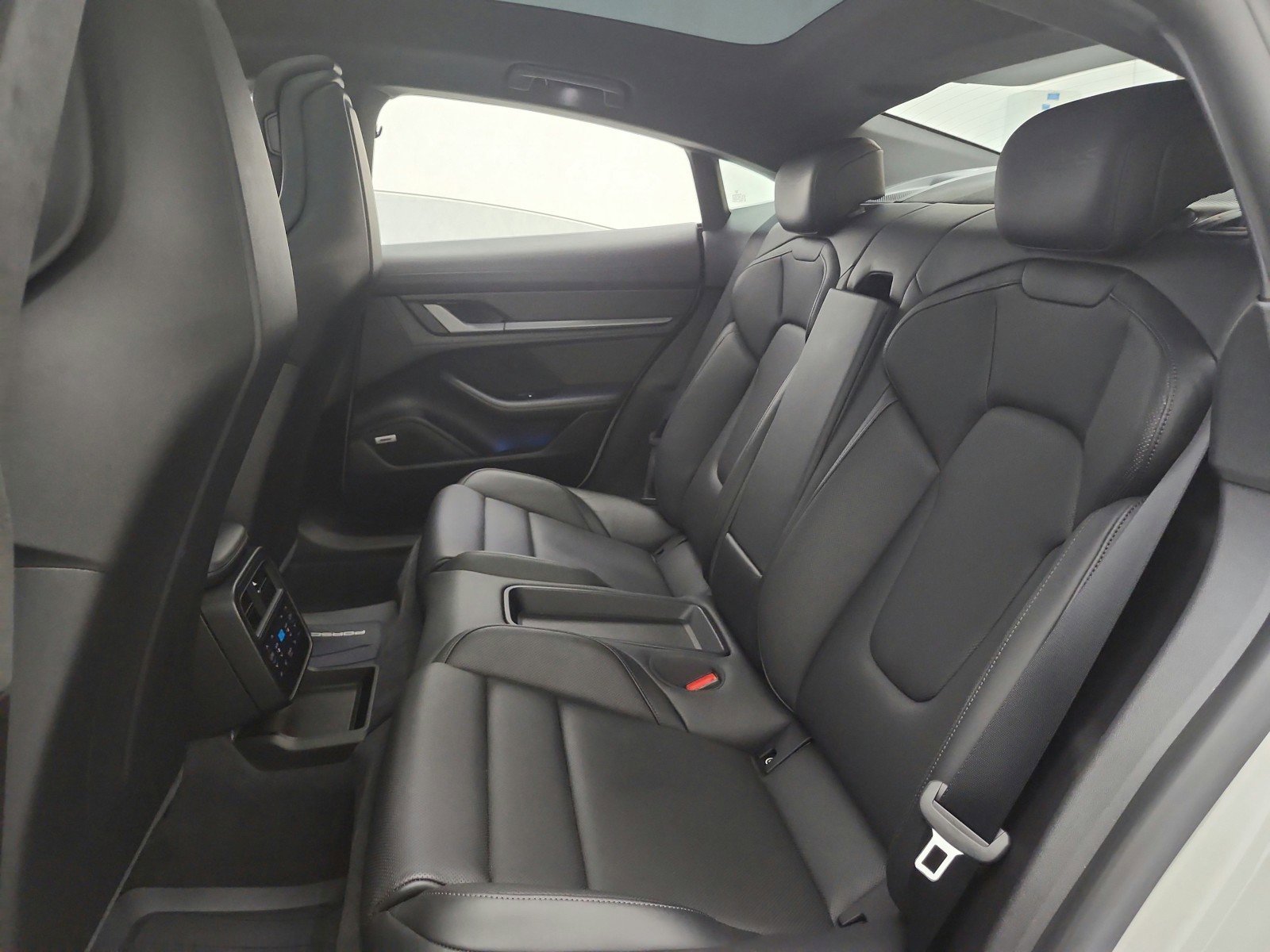 Used 2021 Porsche Taycan image 15