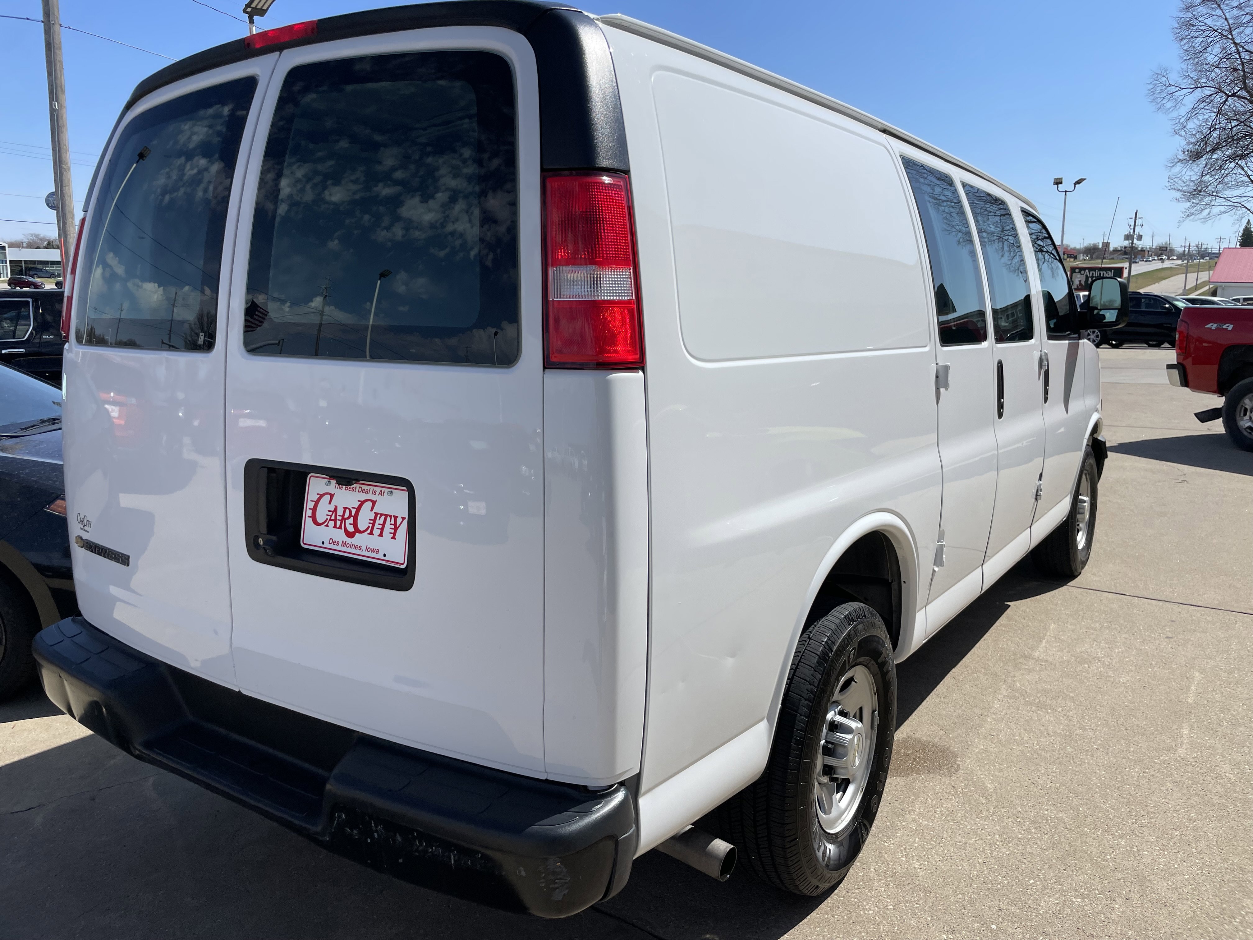 Used 2021 Chevrolet Express 2500 w/ Driver Convenience Package image 5