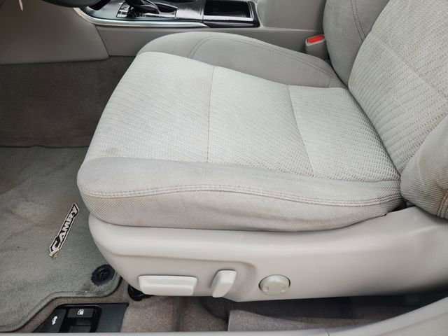 Used 2016 Toyota Camry LE image 24