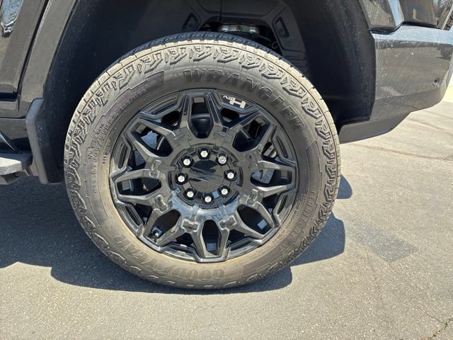 Used 2024 GMC Hummer EV 2X AWD/4WD image 9