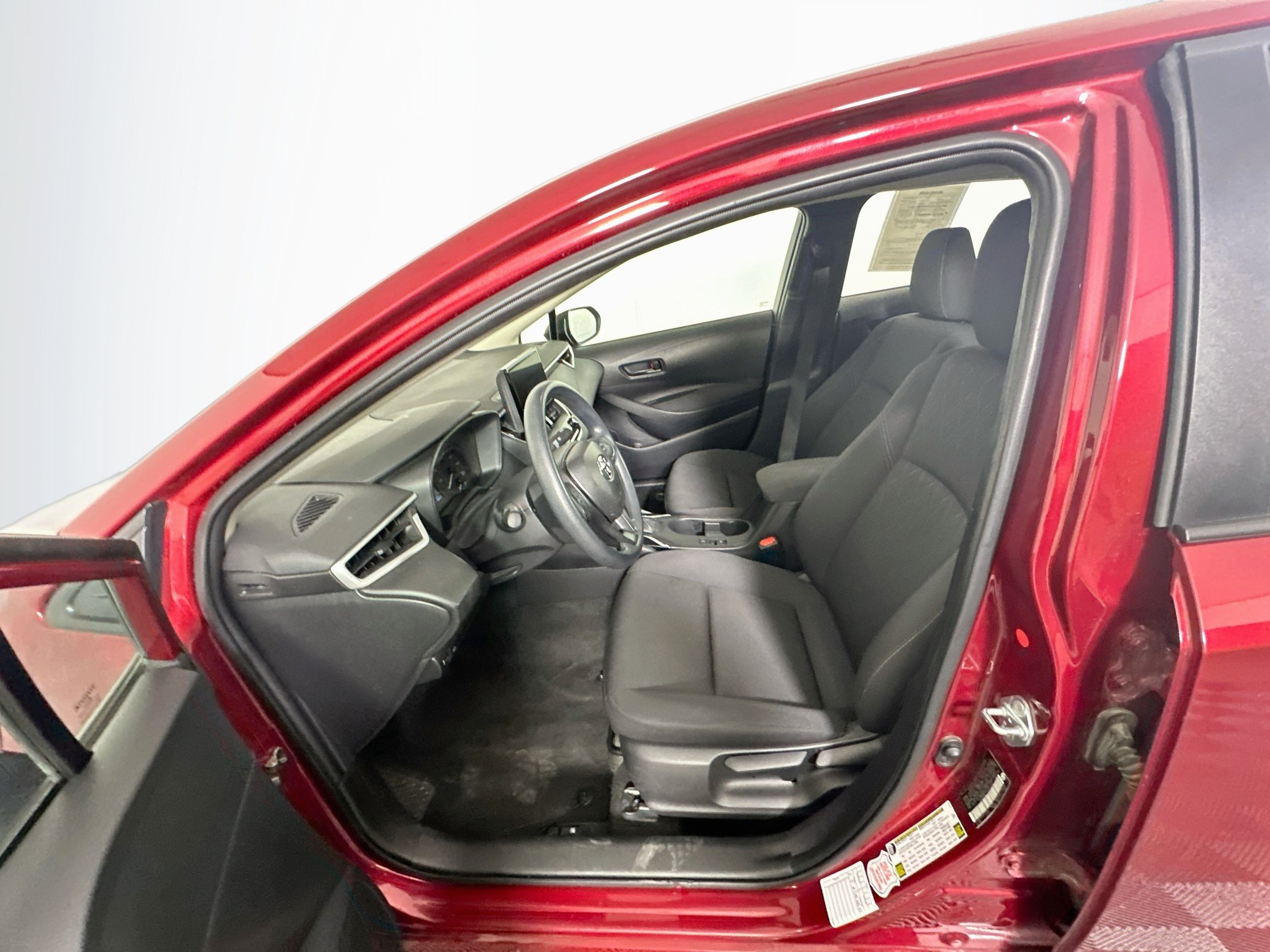 Used 2025 Toyota Corolla LE FWD image 13