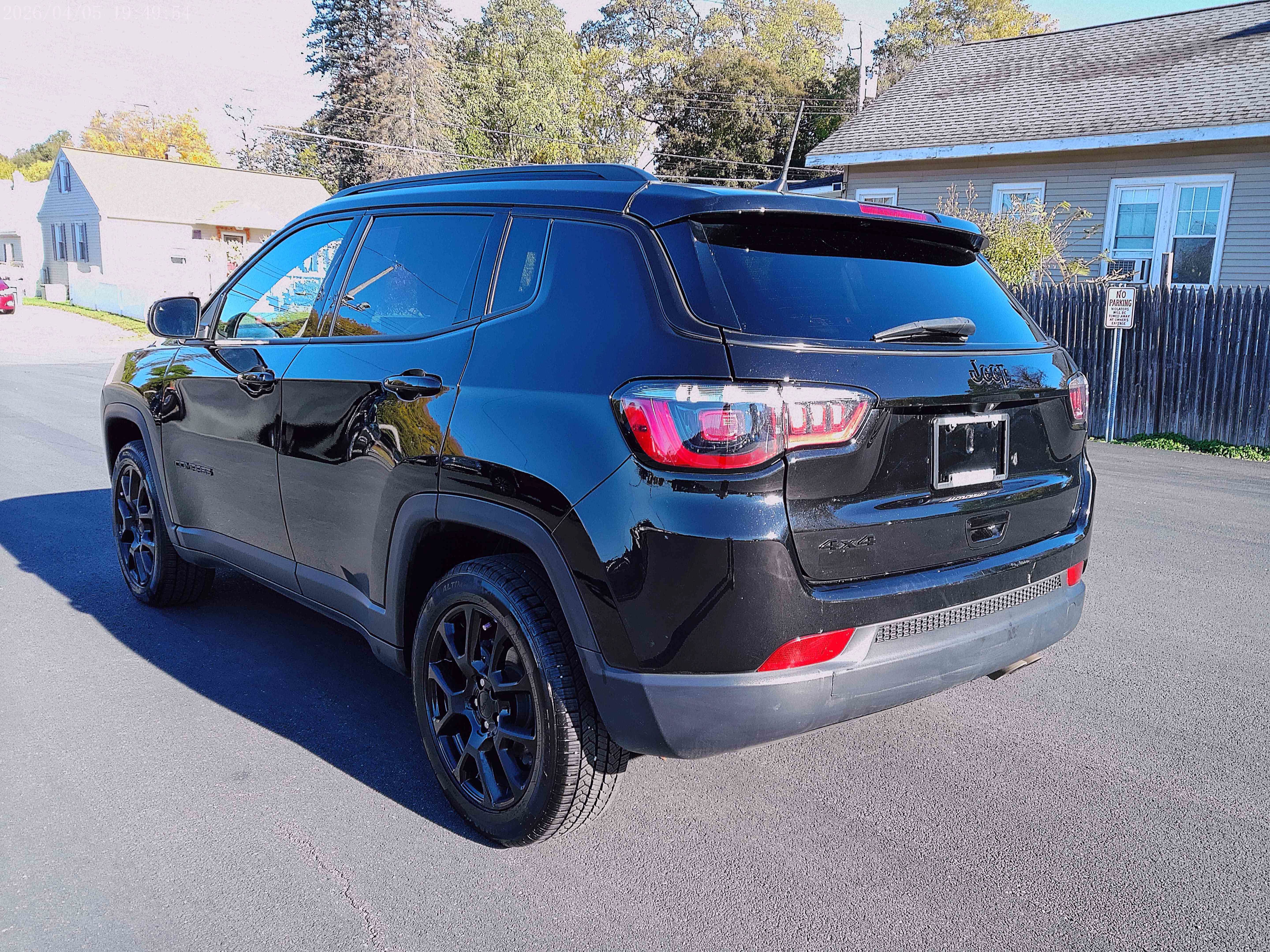 Used 2022 Jeep Compass Latitude w/ Convenience Group AWD/4WD image 3