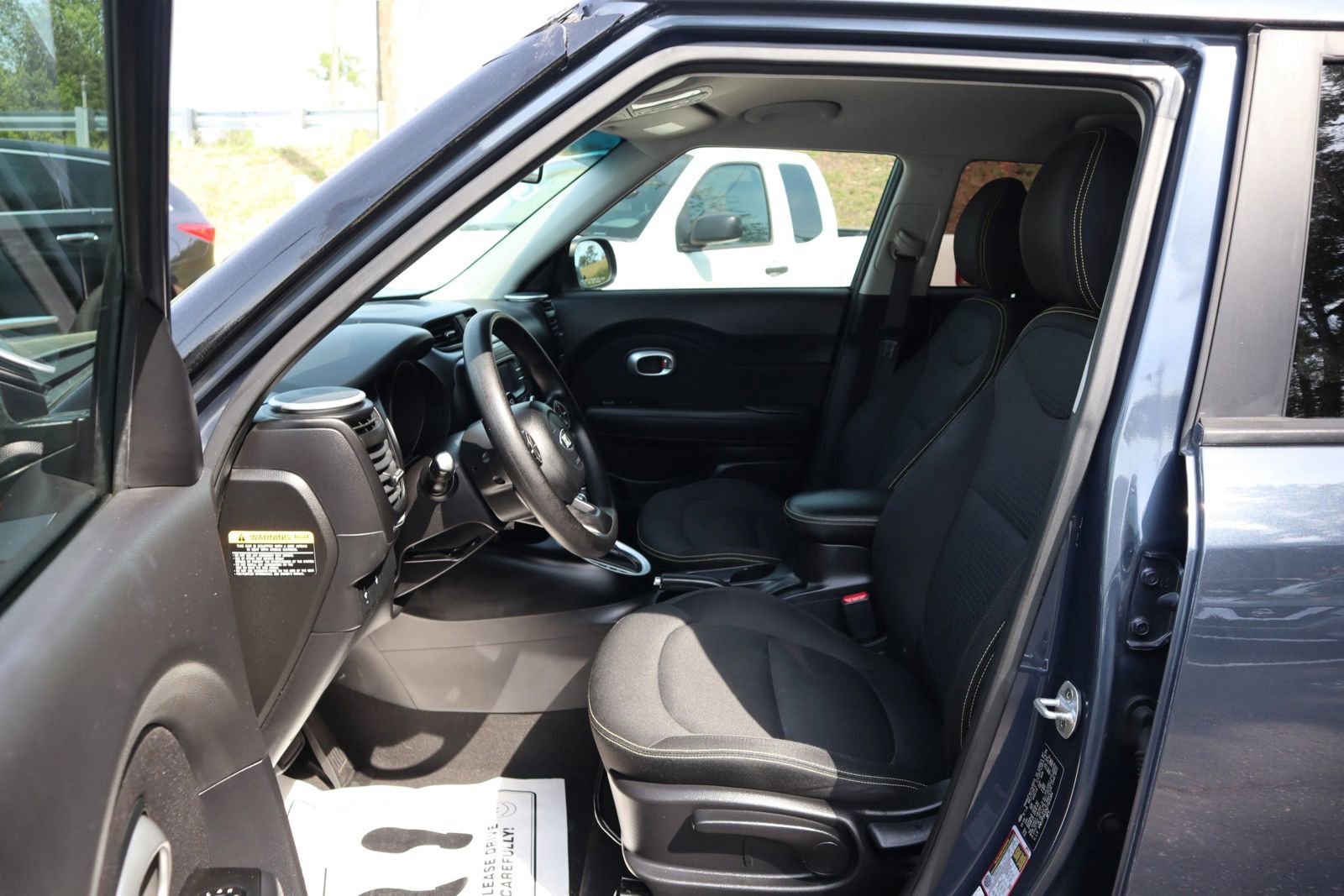 Used 2016 Kia Soul + FWD image 9