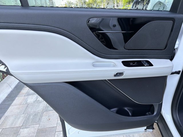 New 2026 Lincoln Aviator 2WD image 15