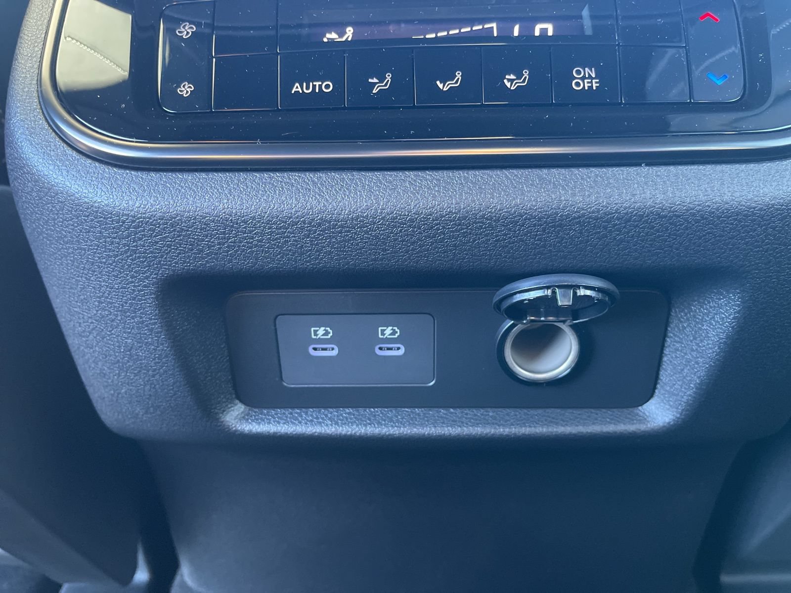 New 2025 Nissan Armada PRO-4X AWD/4WD image 18