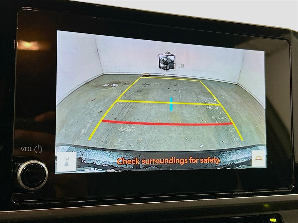 Used 2025 Toyota Camry SE w/ Convenience Package image 11