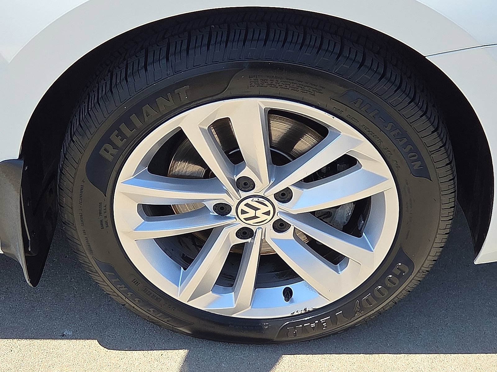 Used 2020 Volkswagen Passat 2.0T SE image 7