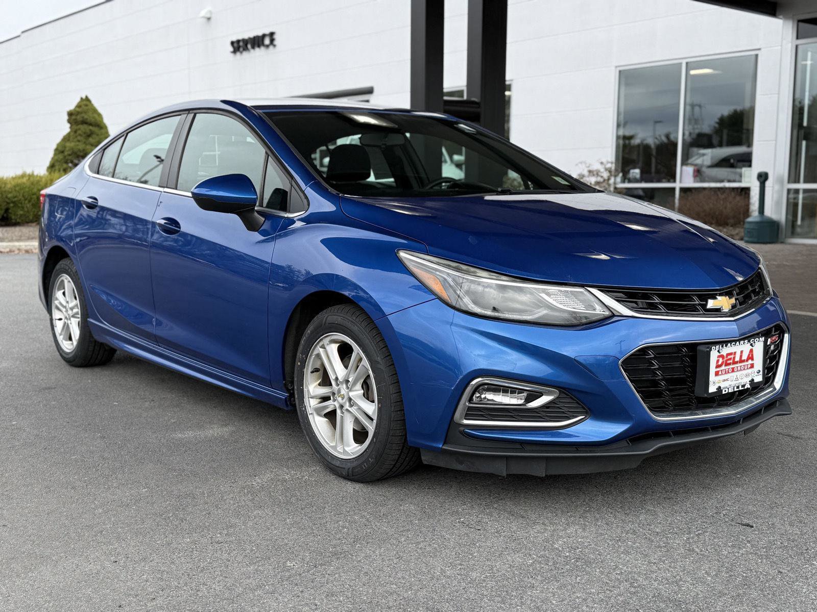 Used 2018 Chevrolet Cruze LT w/ Convenience Package image 3