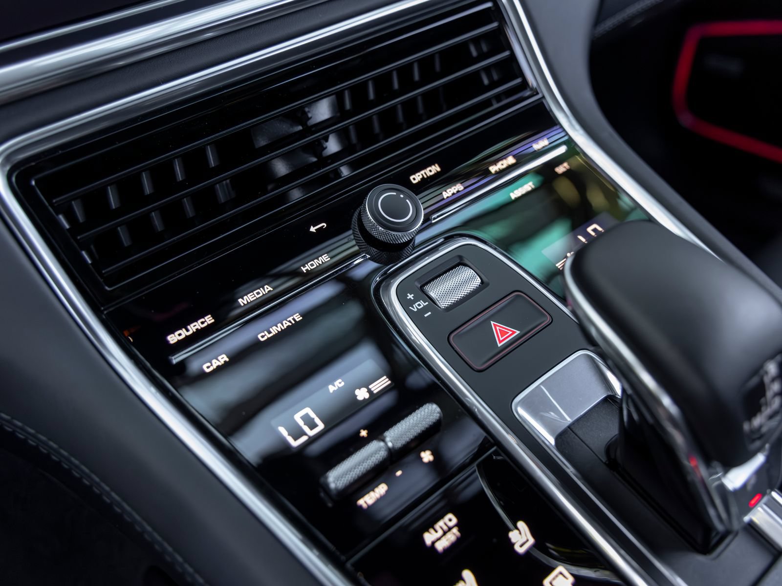Certified 2022 Porsche Panamera 4S AWD/4WD image 40