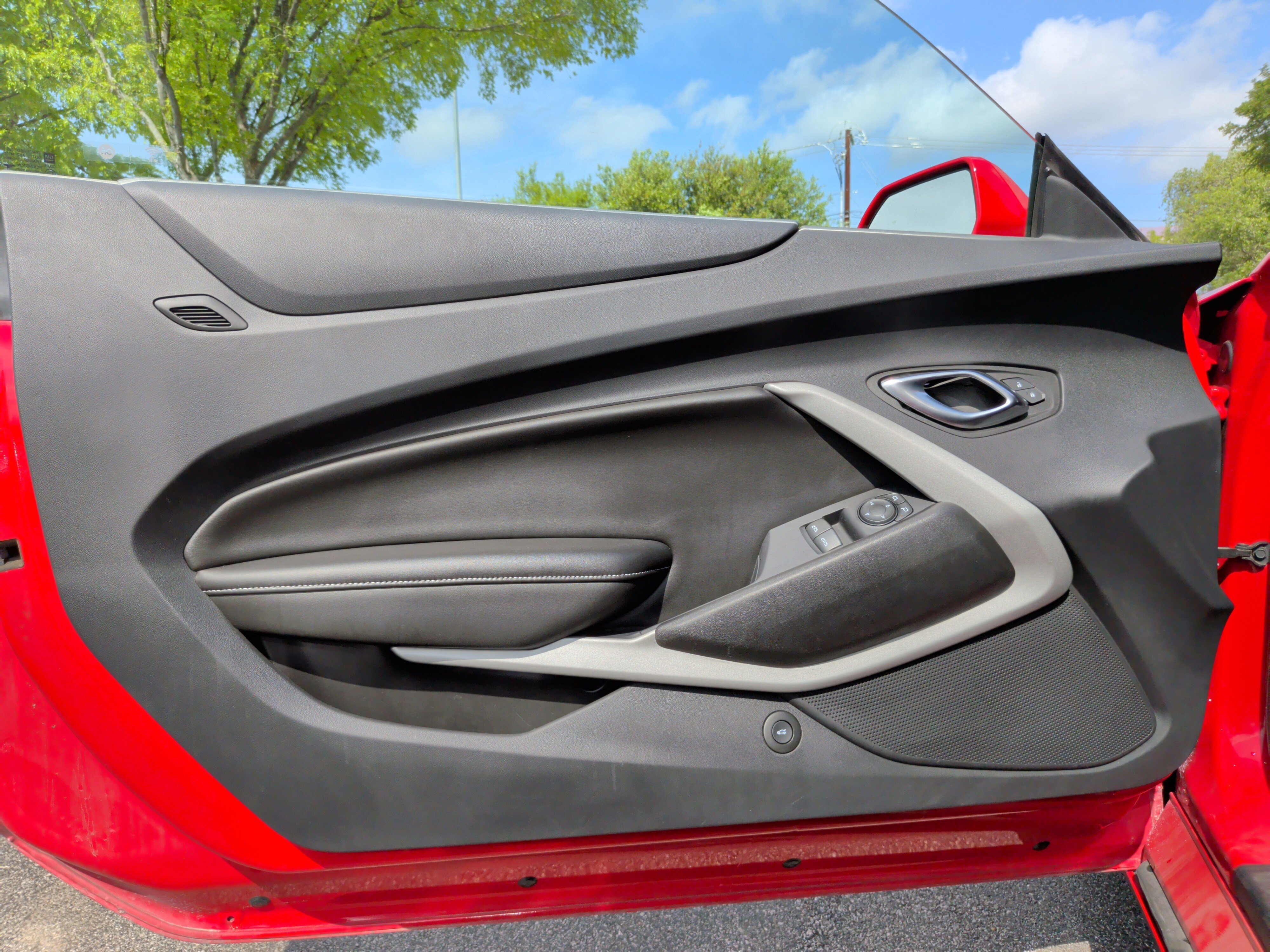 Used 2023 Chevrolet Camaro LT image 26