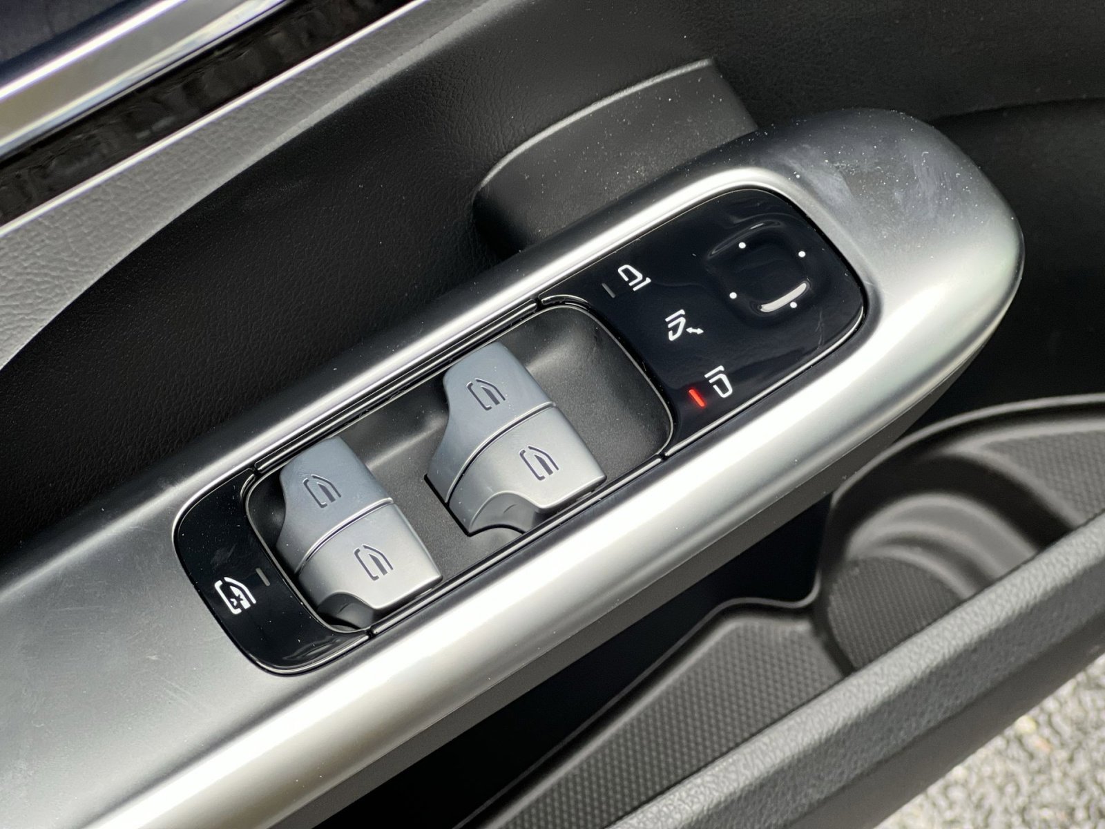 New 2025 Mercedes-Benz C 300 4MATIC Sedan image 13