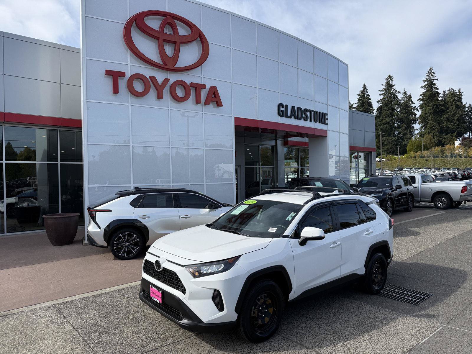 Used 2020 Toyota RAV4 LE w/ All Weather Liner Package AWD/4WD image 1