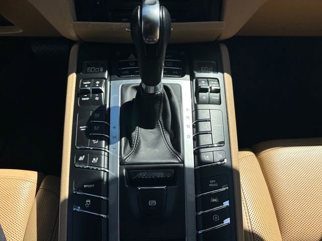 Used 2018 Porsche Macan image 26
