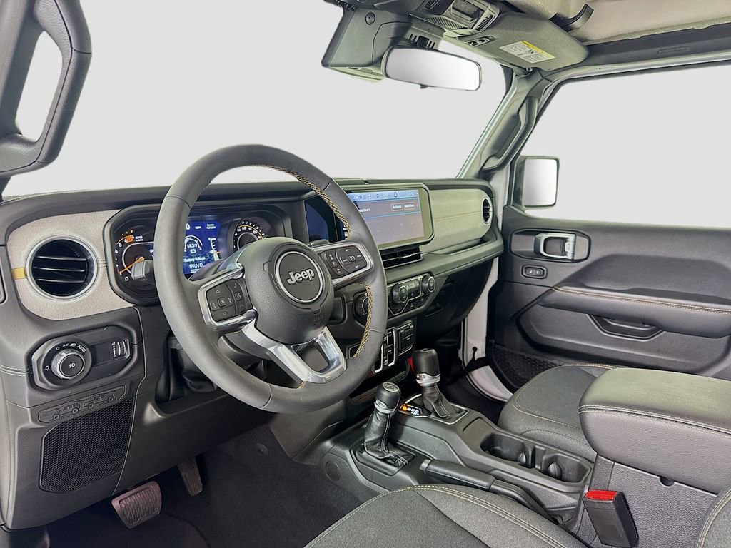 Used 2025 Jeep Wrangler Sahara image 10