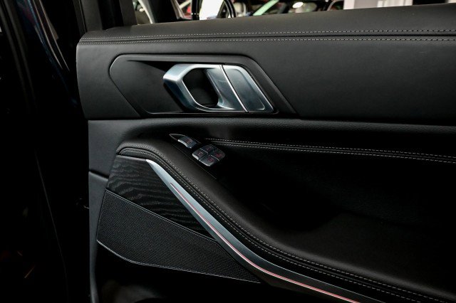 Used 2022 BMW X7 xDrive40i w/ Premium Package image 28