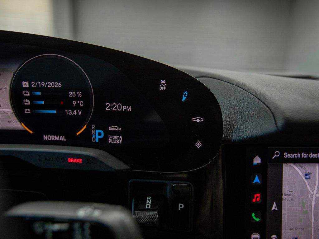 Used 2022 Porsche Taycan 4S image 22