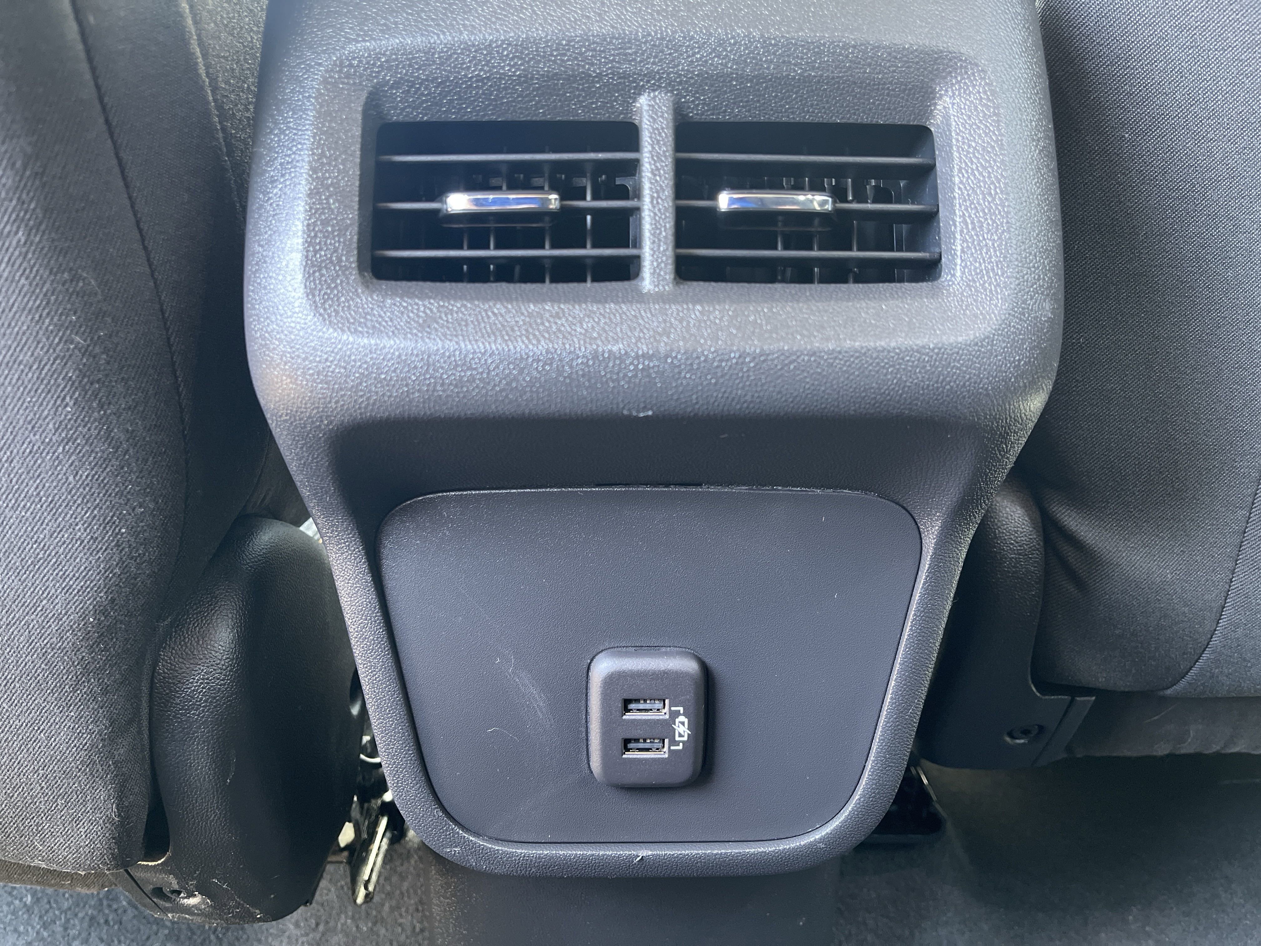 Used 2023 Chevrolet Equinox LT image 37