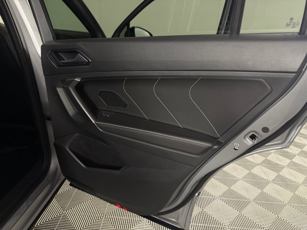 Used 2023 Volkswagen Tiguan SE R-Line FWD image 30