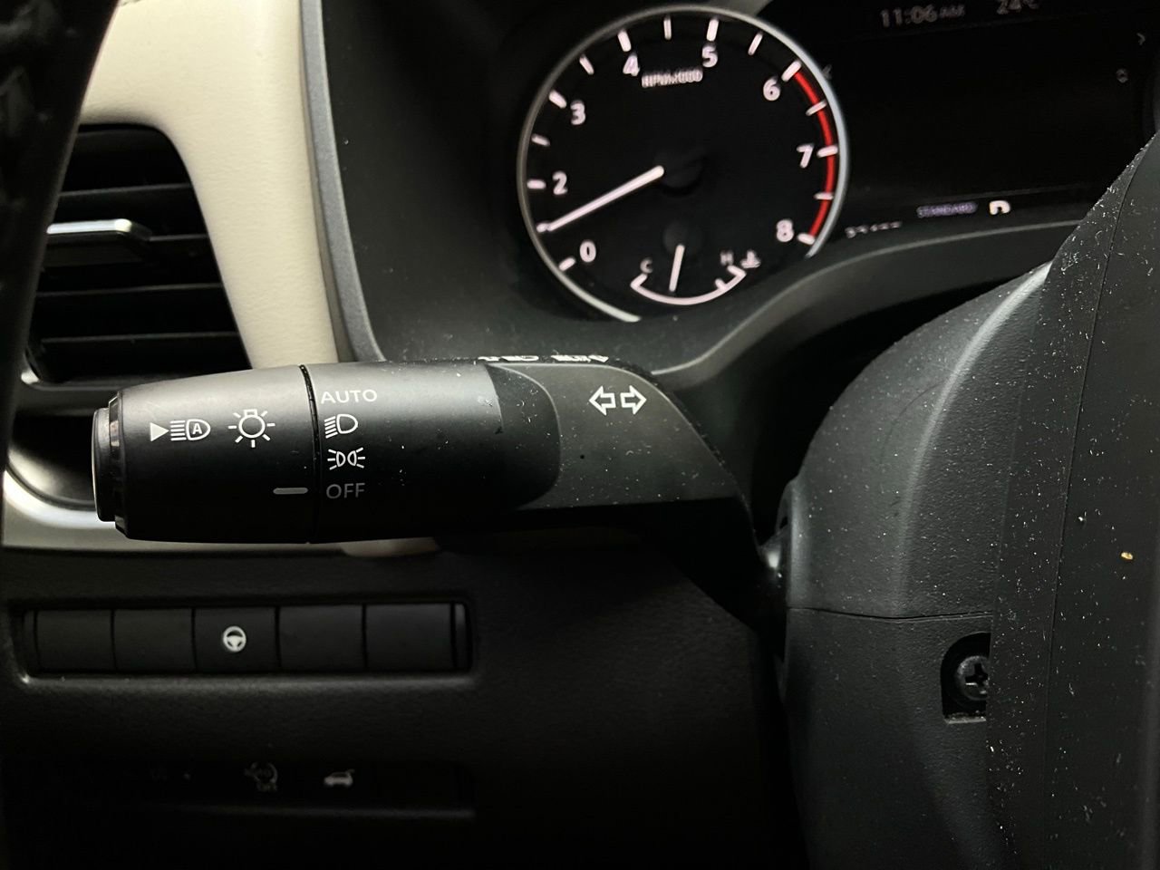 Used 2025 Nissan Rogue SV image 35