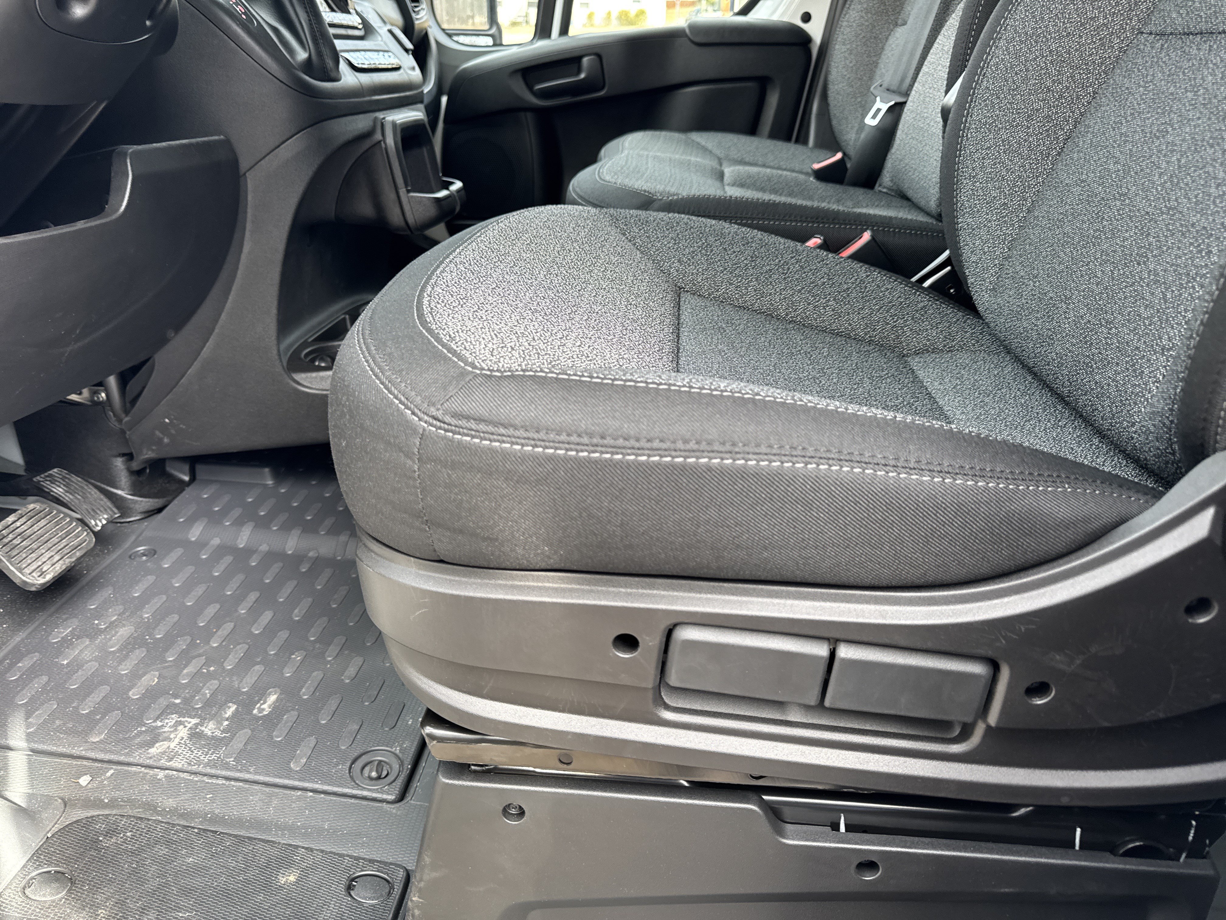 New 2026 RAM ProMaster 2500 w/ Storage Group FWD image 7