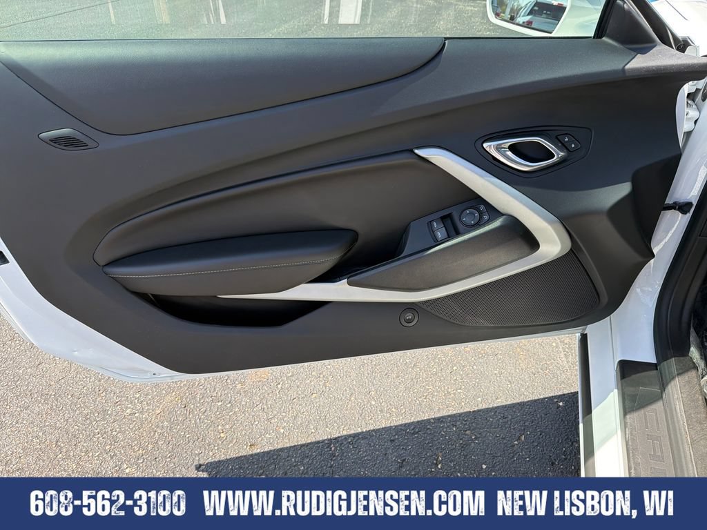Used 2018 Chevrolet Camaro SS RWD image 10