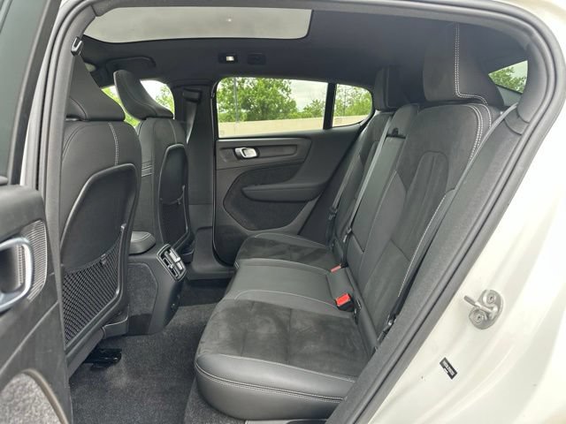 Certified 2023 Volvo C40 P8 Recharge Plus w/ Protection Package Premier AWD/4WD image 13
