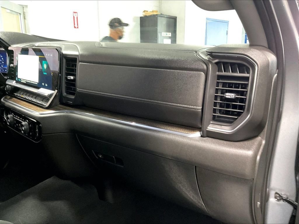 Used 2023 Chevrolet Silverado 1500 LT w/ Z71 Off-Road Package AWD/4WD image 13
