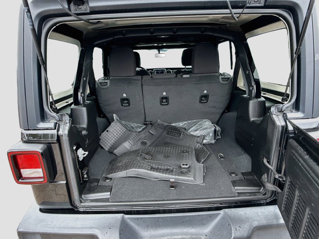 Used 2022 Jeep Wrangler Unlimited Sport AWD/4WD image 30