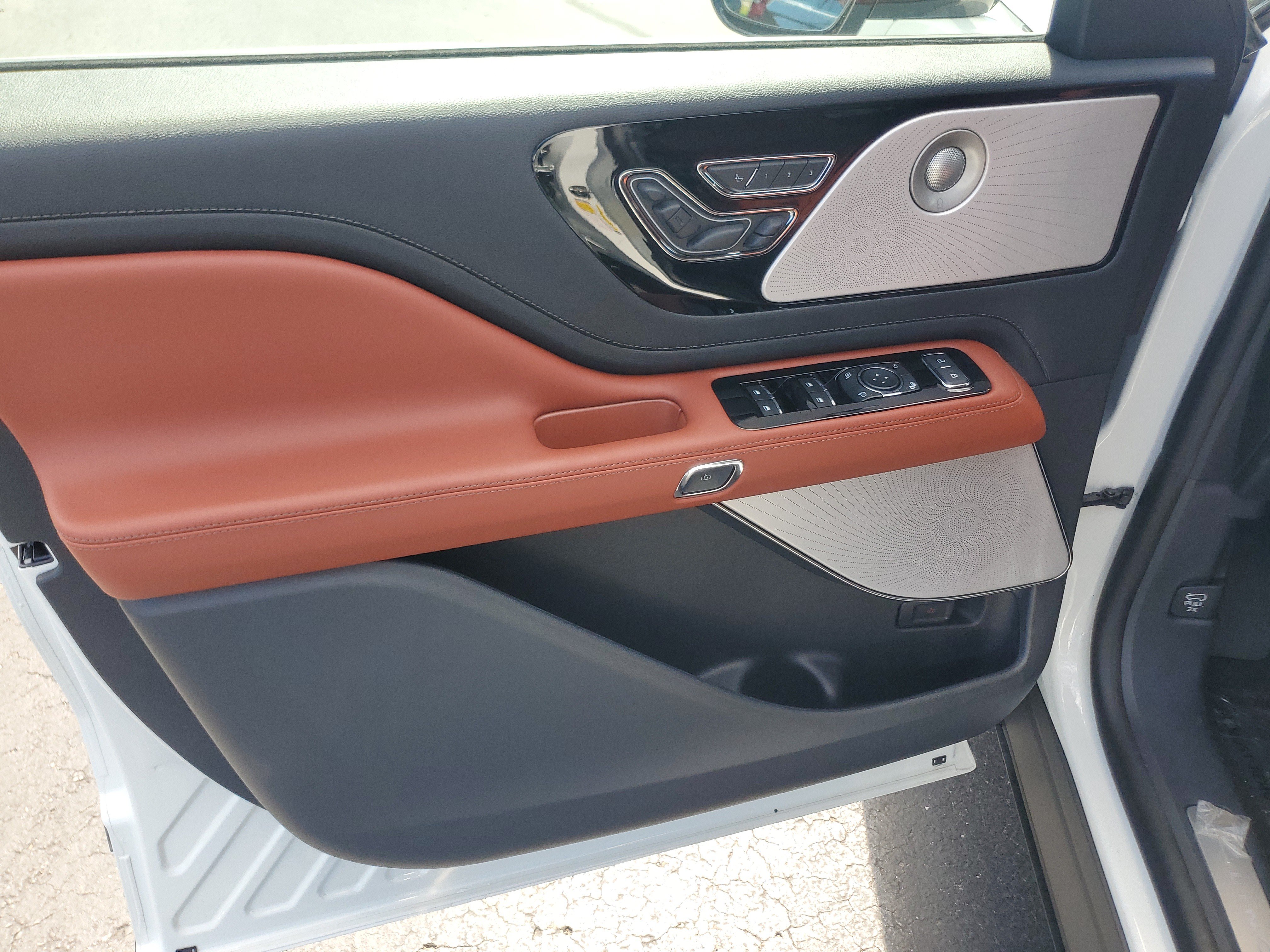 New 2026 Lincoln Aviator Reserve AWD/4WD image 8
