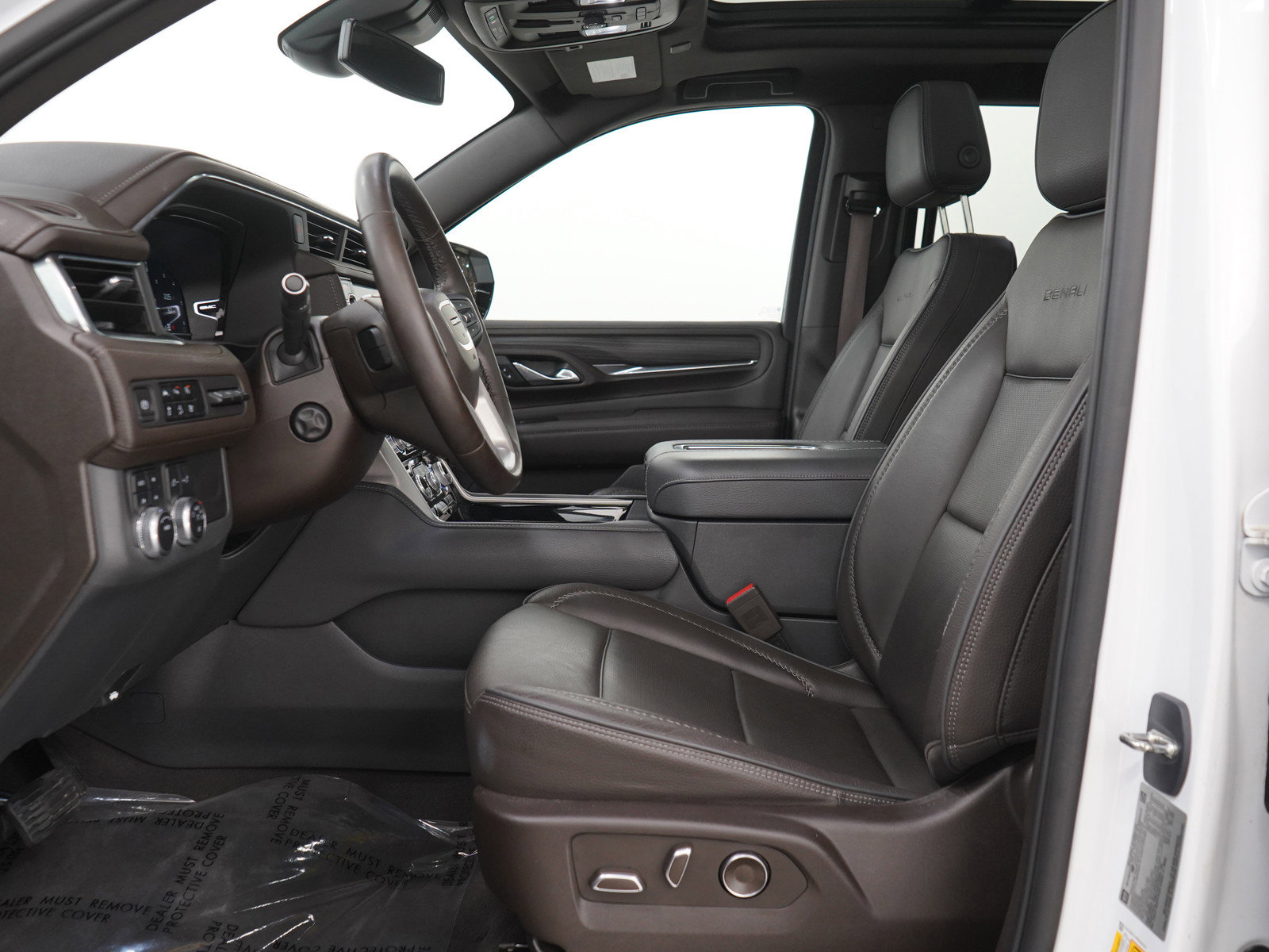 Used 2023 GMC Yukon Denali AWD/4WD image 24