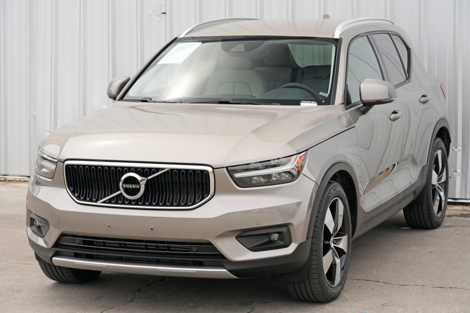 Used 2022 Volvo XC40 T5 Momentum w/ Premium Package image 46