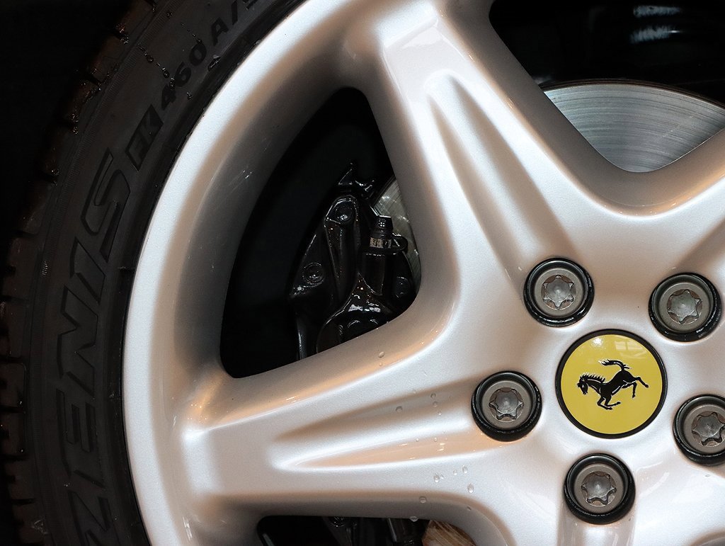 Used 1998 Ferrari F355 Berlinetta image 11