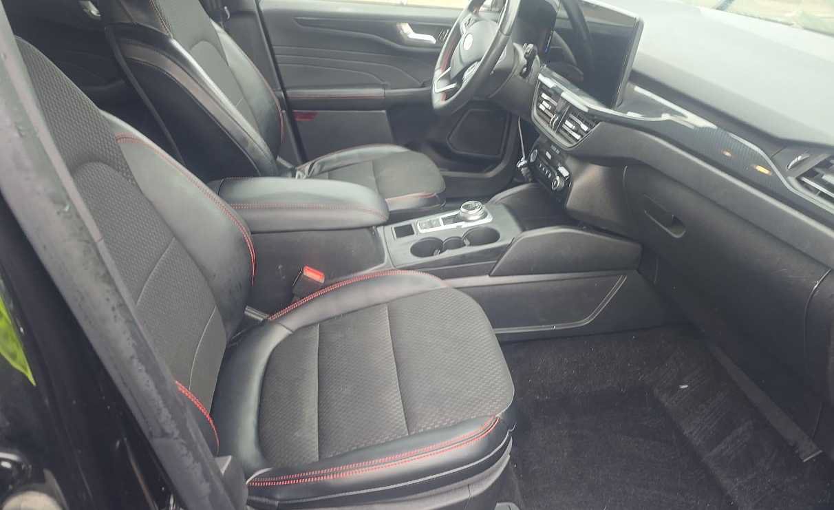 Used 2023 Ford Escape ST-Line w/ Tech Pack #1 AWD/4WD image 11