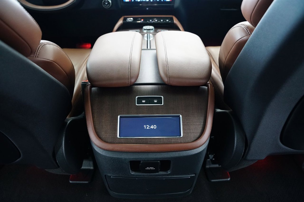 Used 2025 Lincoln Navigator Reserve image 36