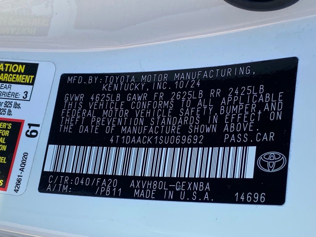 Used 2025 Toyota Camry LE FWD image 31