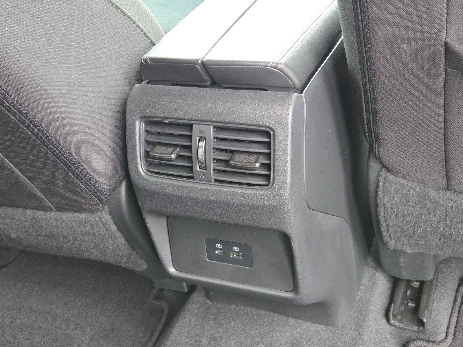 Used 2022 Nissan Rogue SV AWD/4WD image 16