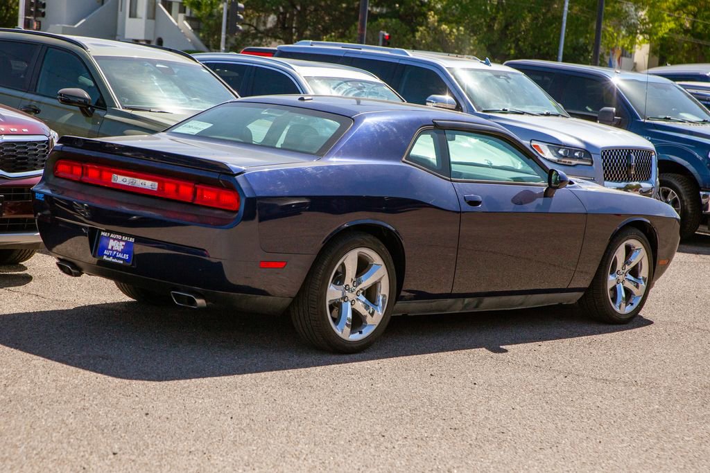 Used 2013 Dodge Challenger R/T RWD image 4