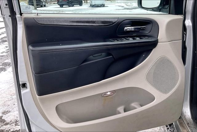 Used 2012 Dodge Grand Caravan SXT image 21