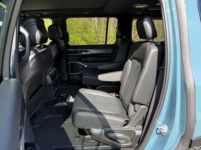 New 2026 Jeep Grand Wagoneer 4WD image 17
