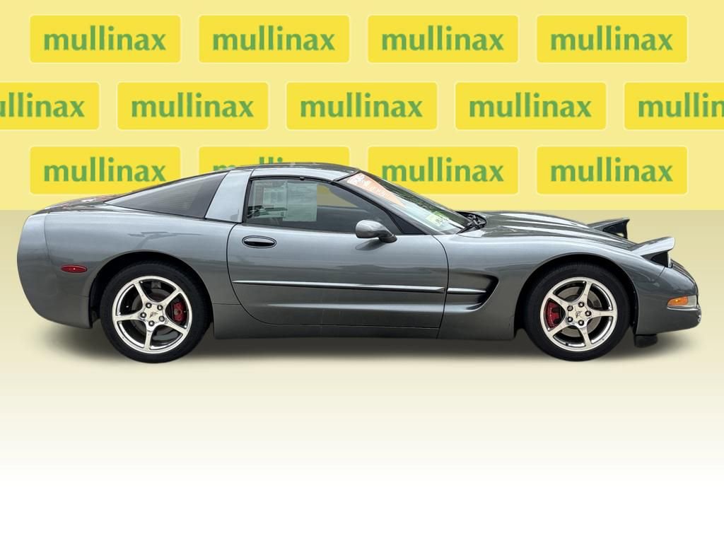 Used 2003 Chevrolet Corvette Coupe w/ Preferred Equipment Group image 2