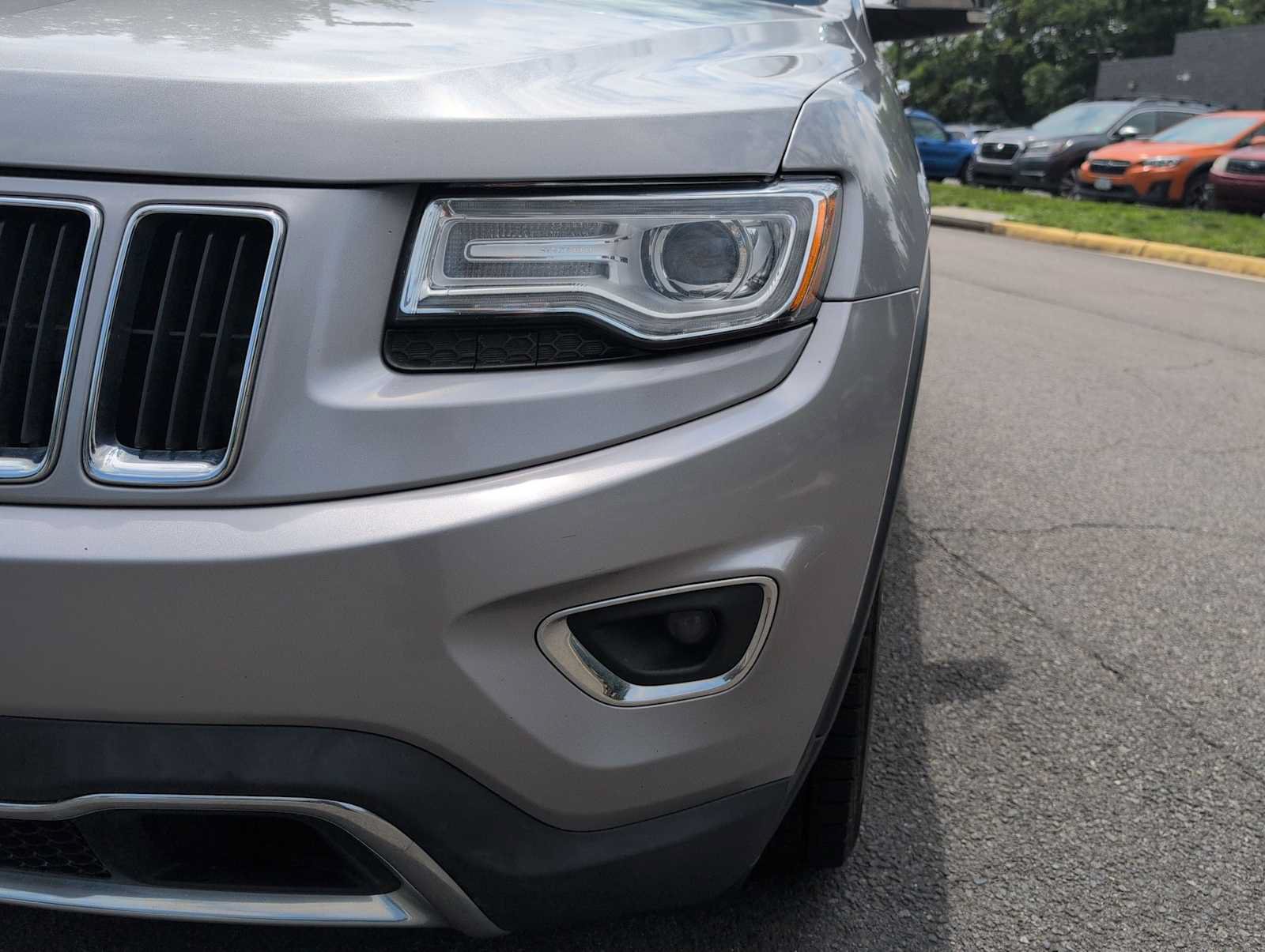 Used 2015 Jeep Grand Cherokee Limited w/ Luxury Group II AWD/4WD image 11