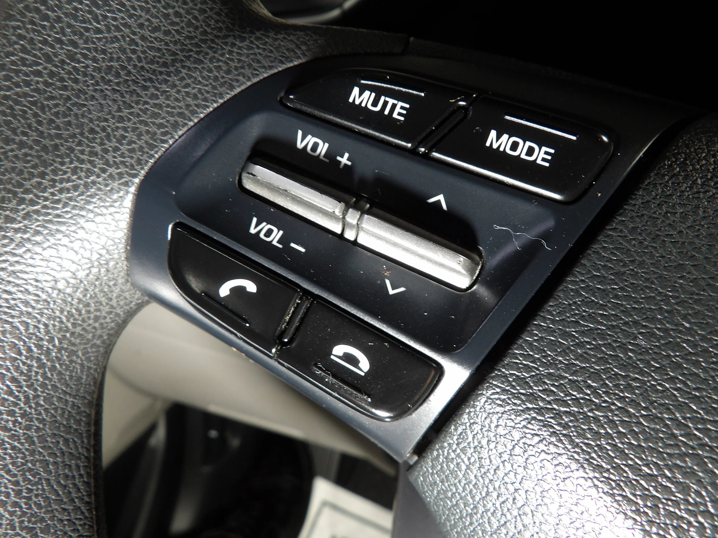 Used 2019 Hyundai Elantra SE FWD image 14