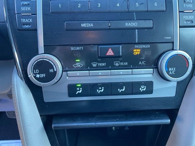 Used 2012 Toyota Camry L image 13