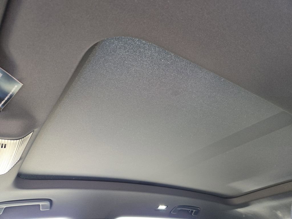 New 2026 Volkswagen Tiguan SE R-Line image 21