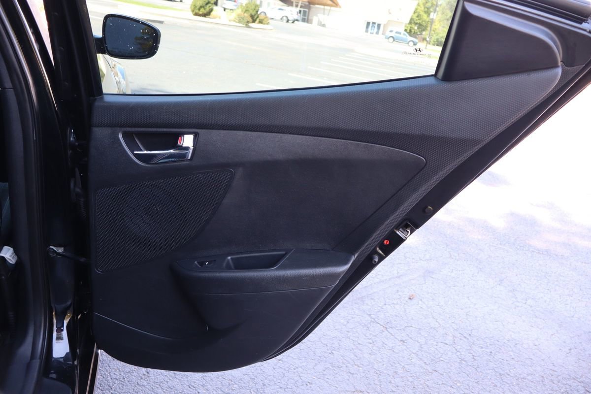 Used 2017 Hyundai Veloster FWD image 23